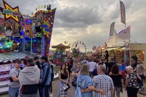 Riesenrad, alle möglichen Buden und ganz viel Spaß: Das sind die Zutaten, die das Webenheimer Bauernfest zum größten Volksfest d