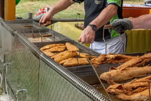 Die Tierrechtsorganisation will dem Verein veganes Sushi spenden, wenn er beim Fest auf Fisch verzichtet. 