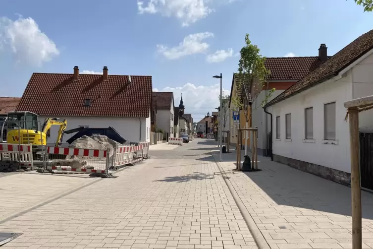 Der Ausbau der Ottstraße ist fast abgeschlossen. Sie könnte als Vorbild für andere Straßen im Sanierungsgebiet dienen. 