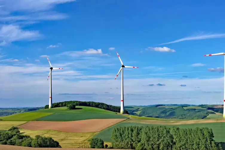 Die Windräder auf dem Galgenberg südlich von Rothselberg bringen der Gemeinde Pachteinnahmen. 