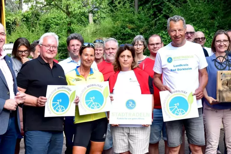  Drei Wochen mit dem Rad unterwegs: die Stadtradeln-Stars Karl Brust, Sabine Krieger, Sarah-Kathrin Mann und Klaus Wagner (von l