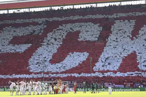 Das Aufeinandertreffen zwischen dem FC Schalke 04 und dem FCK ist das Abendspiel am zweiten Spieltag. 