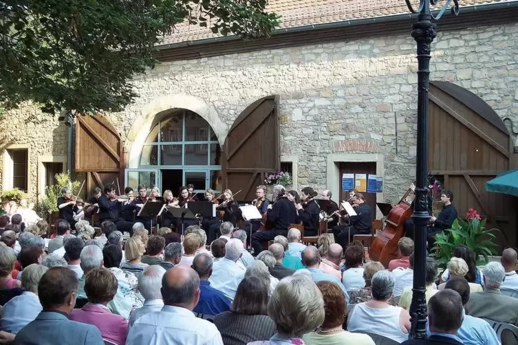 Zweimal Mozart und einmal Schubert stehen beim Saisonabschluss in Freinsheim auf dem Programm – bei hoffentlich gutem Wetter im 