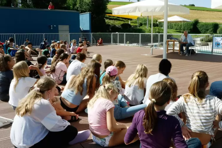 Beim Lesesommer lesen die Kinder Bücher, bewerten diese und können dabei Preise gewinnen. 