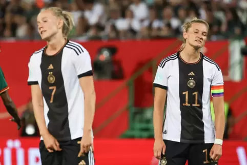 Genervt: „Natürlich bin ich angefressen, ich kann nicht verlieren“, sagte DFB-Torjägerin und Kapitänin Alexandra Popp nach dem 2