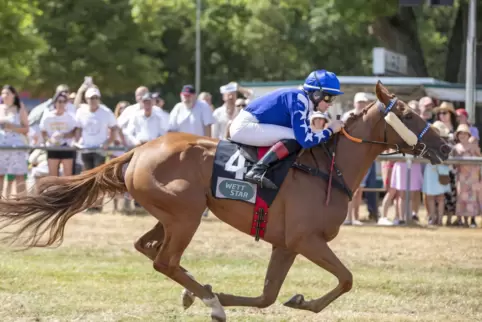 Auf dem Weg zum „Jockey-Titel“: Maike Riehl auf Runa.