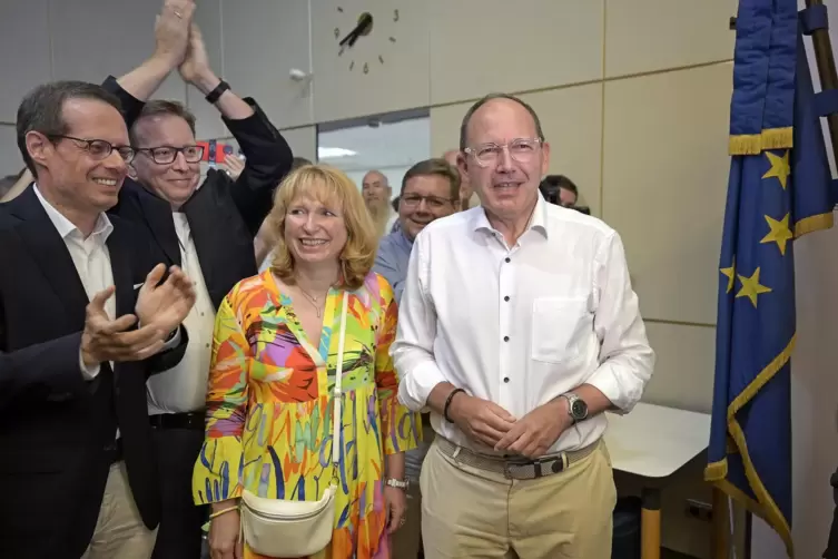 Christian Specht (rechts), hier mit seiner Partnerin, ist am Ziel.