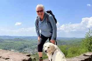 Hunde-Wanderführer-Autorin Susanne Rohmund mit ihrem Hund Paul