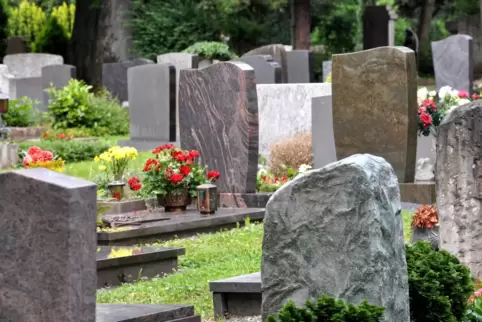 Im Queidersbacher Rat ging es um eine Gebührenerhöhung für Bestattungen. 