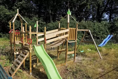 Da standen die Geräte noch. Mittlerweile hat der Turn- und Sportverein Breitenbach den Kletterturm samt Rutsche abgebaut. 