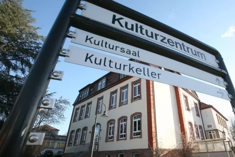 Wie es mit dem sanierungsbedürftigen Kulturzentrum weiter geht, ist offen geblieben. 