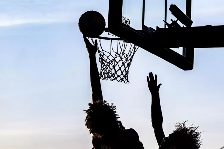 Nicht nur einen Basketballkorb wird es bald in Homburg-Beeden geben. 