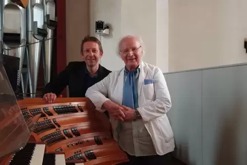 Im Liebfrauendom in München: der in Speyer geborene Domorganist Ruben Johannes Sturm (links) und der früherer Speyerer Domorgani