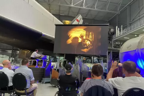 Kino mit Live-Musik in der Raumfahrthalle des Technik Museums: Jean-Baptiste Monnot spielt zu „Nosferatu“. 