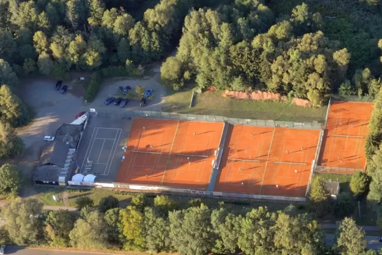 Fünf Sandplätzen sind beim TC Waldmohr bespielbar. 