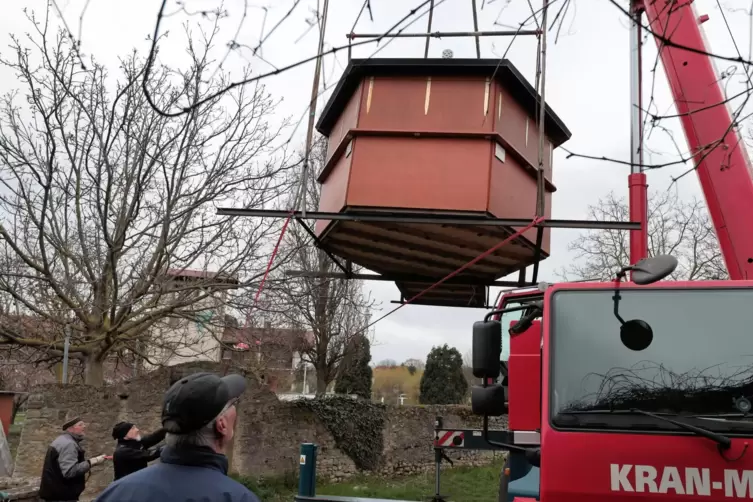 Der Kultur- und Verkehrsverein will seinen Wagen dort platzieren, wo auch die Laube künftig hinsoll. 