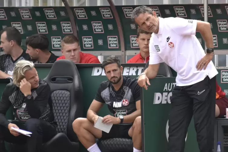 Wo geht’s hin? Am Samstag kommt St. Pauli zu Dirk Schuster und seiner Mannschaft auf den Betzenberg. 