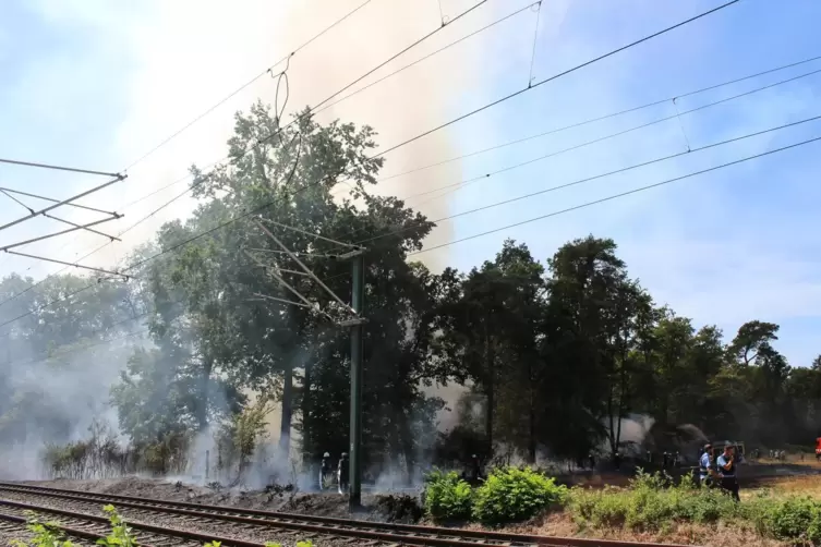 Entlang der Bahngleise brannte es viele Male. 