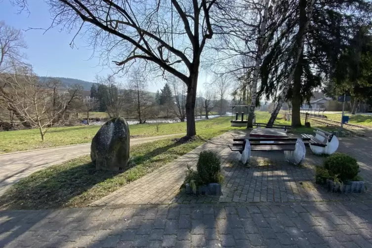 Nahe des Rastplatzes an Draisinenstrecke und Glan-Blies-Radweg könnte ein neuer Dorfplatz in Wiesweiler entstehen. 