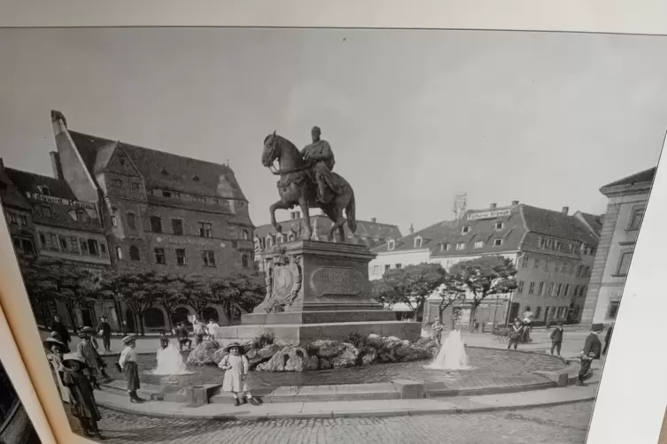 Rolf Buschmann schickt diese Aufnahme aus einem Bildband, der anlässlich des bayerischen Städtetags 1913 entstanden ist. 