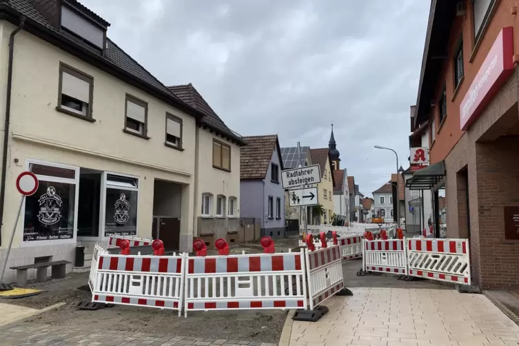 Wegen des Umbaus der Ottsrtraße kommt es in der nächsten Woche zu einigen Verkehrsbehinderungen im Wörther Altort.