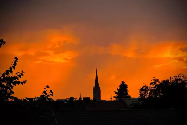 Beeindruckender Gewitterhimmel über Kaiserslautern.