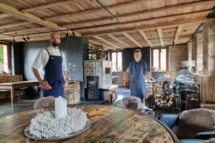 Robert Rädel und Mona Schmid bilden das Küchenteam im Heidelberger Sternerestaurant „Oben“. 