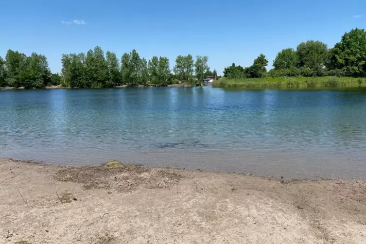 Hier lässt es sich prima auf feinem Sand ins Wasser gehen. 