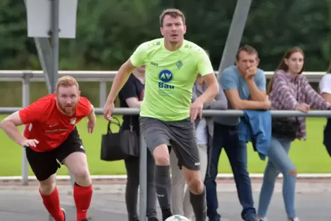 Nach dem Kantersieg seines Teams in Kusel war er voll des Lobes: Jens Kirchen, der Spielertrainer des VfB Waldmohr. 