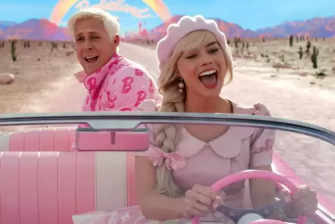 „Barbieland“ wird von Frauen regiert. Margot Robbie in der Titelrolle und Ryan Goslin als Ken machen in dem Kino-Spektakel einen