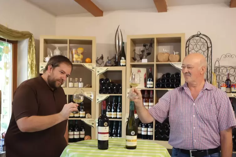 Zwei Generationen und ein guter Wein: Christian und Uwe Jung.