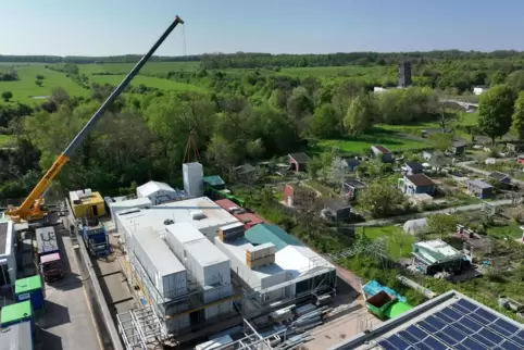 Die neue Anlage wird neben dem Landauer Geothermiekraftwerk errichtet. 