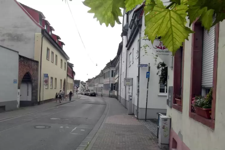 Lange, gerade, dichtbebaut: die Herdstraße.