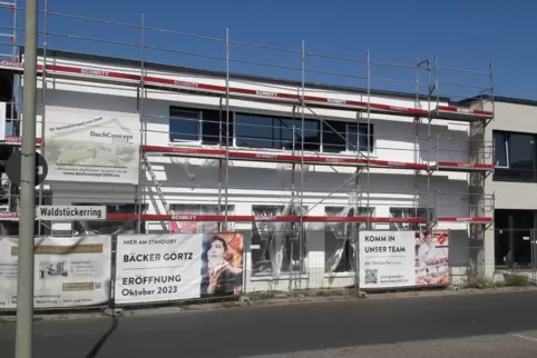 Ins Erdgeschoss soll ein Bäcker-Café von Görtz einziehen, ins Obergeschoss Bernd Dietrichs Architekturbüro. 