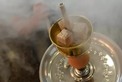 Tormann Nazmi Seyman betreibt eine Shisha-Bar. 