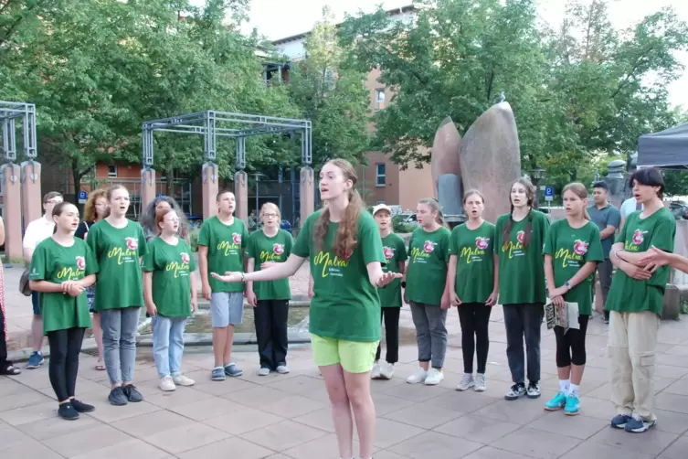 Der Chor sang auch auf dem Lutherplatz.