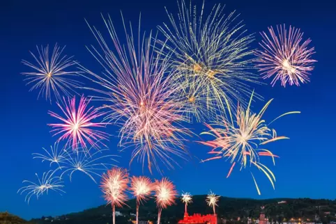 Brillantfeuerwerk über dem Heidelberger Schloss.