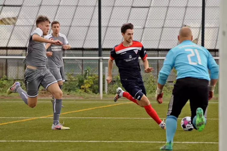 Auf Mark Heisel (2. von rechts) kann sich der SV Weisenheim verlassen. 