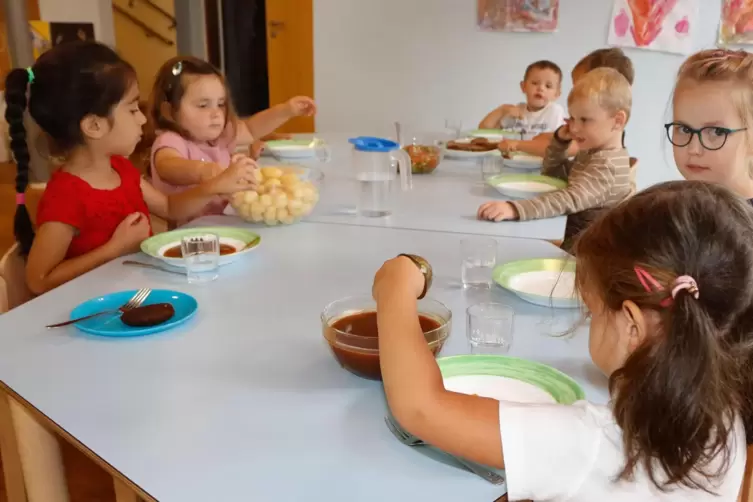 Mittagessen in der Kita Sankt Alban.