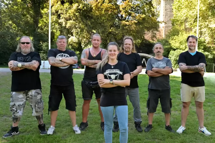 Aufgestellt zum Aufbau: Das Team um Tanja Mertesheimer (vorne) und Frank Dickau (rechts). 