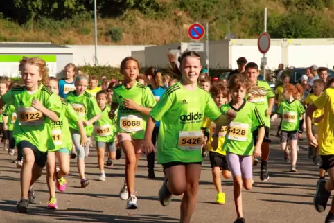 Rund 1300 Schüler machen bei den 1000-Meter-Nachwuchsläufen am Samstag mit. 