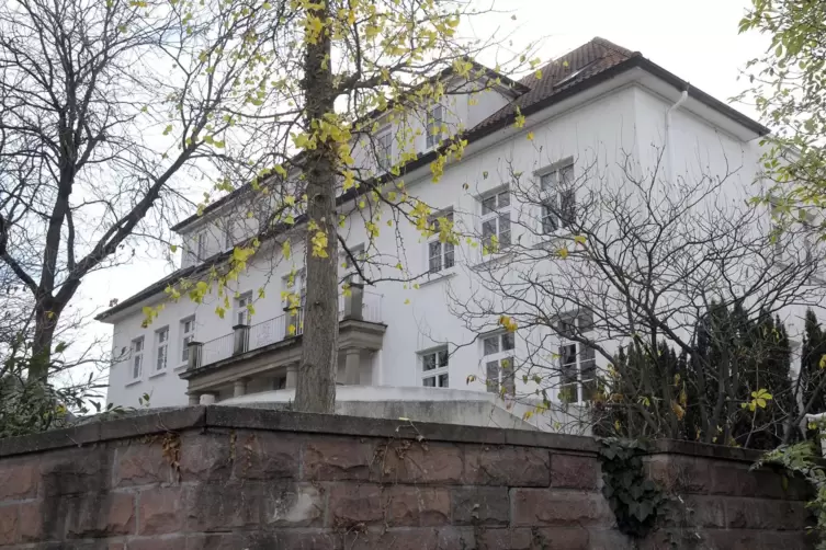 An die Zeit des Chemieunternehmens Benckiser erinnert noch die gleichnamige Villa in der Innenstadt. Sie gehört heute der Stadt 