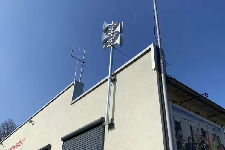 Blieb beim Probelauf am Donnerstag stumm: Sirene auf der Grünstadter Feuerwache. 