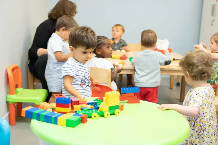 Auch in Frankreich fehlt es in den Betreuungsstätten für die Kleinsten an Personal. 