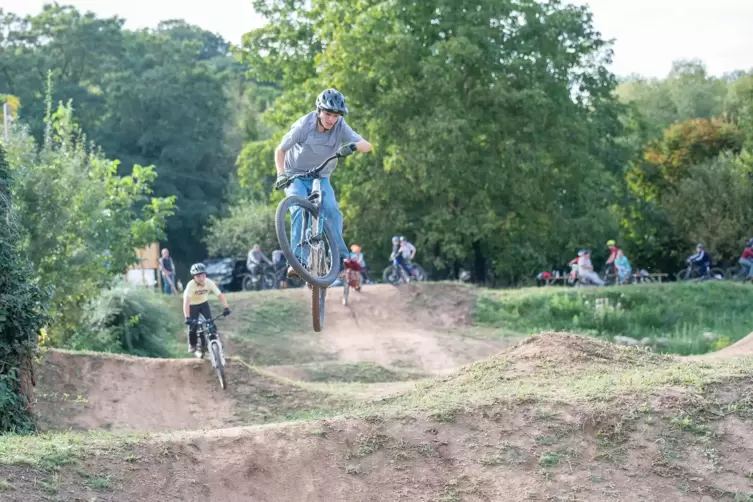 Gut besucht: der Dirtpark in Oberotterbach. Am Samstag wurde er freigegeben. 