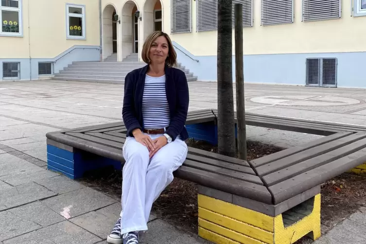 Hat in Weisenheim am Sand ein gut ausgestattetes Schulgebäude mit viel Potenzial vorgefunden: Rektorin Kerstin Jung. 