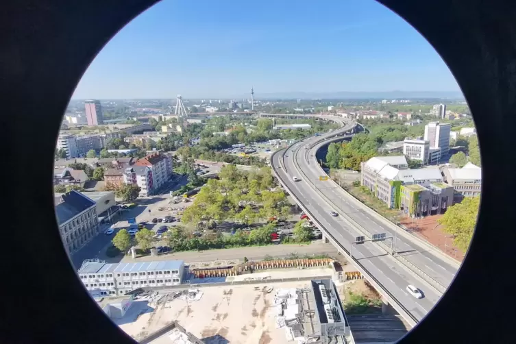 Im Fokus: Die Hochstraße Nord liegt direkt neben dem Kreishaus.