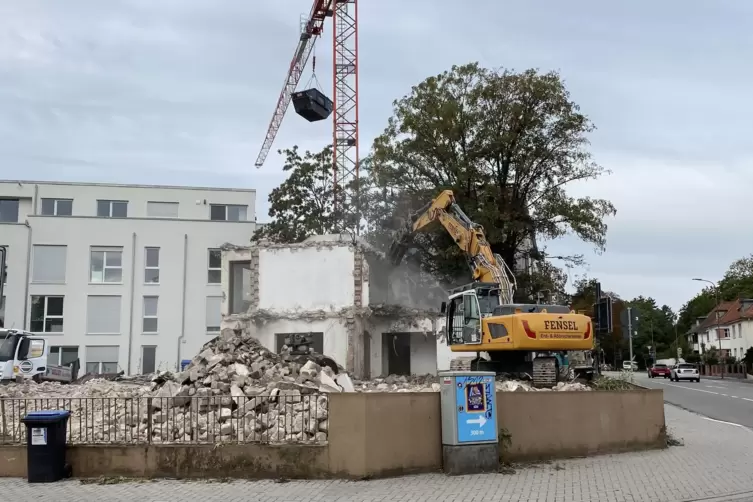 Am letzte Rest des Hauses war gestern auch weg. 