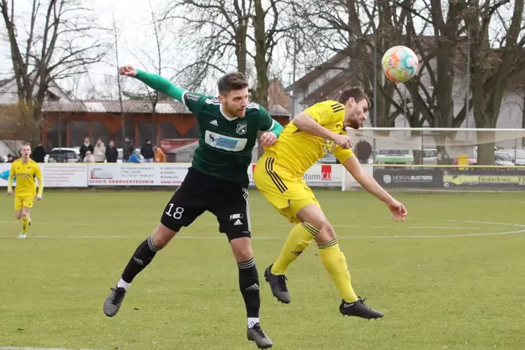 Wie einst im März: Timo Enzenhofer (gelb).