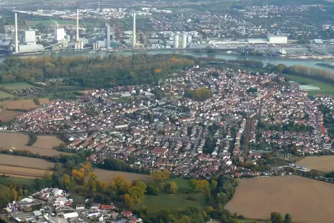 Die Gemeinde Altrip wehrt sich seit Jahren gegen das Polder-Projekt. 